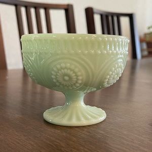 Jadeite pioneer woman glass dish
